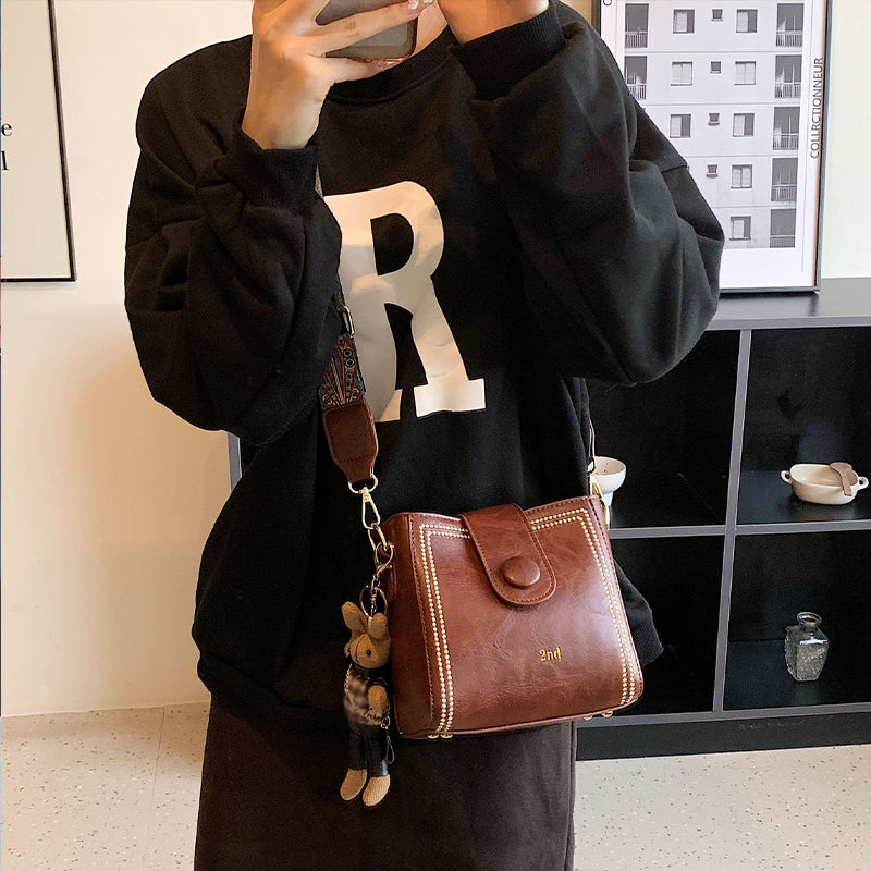 🎁Popular product🎁👜 Vintage Fashion Bag – Elegant Design with Adjustable Wide Shoulder Strap! ✨